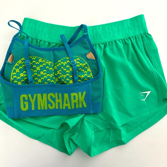 Gymshark Pants - Gymshark M/S Training Loose Fit Shorts & WTFlex Seamless Strappy Sports Bra Set